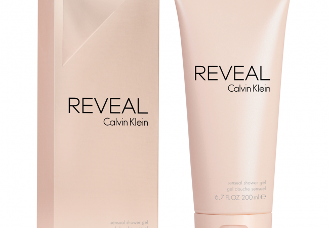 Calvin Klein Reveal[s] his body lotion!