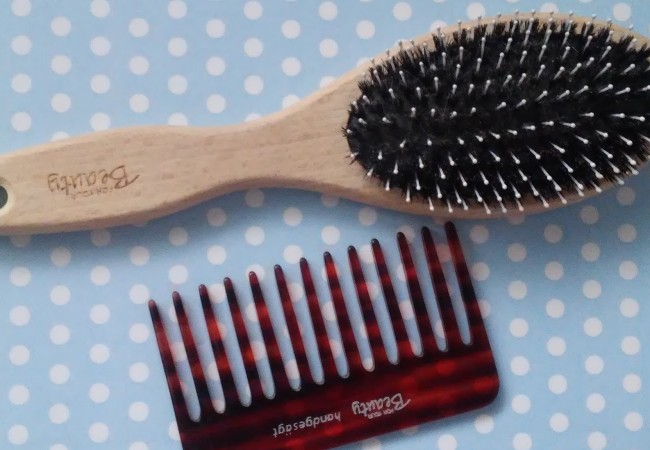 How To Make Hair Brushes Perfectly Clean?