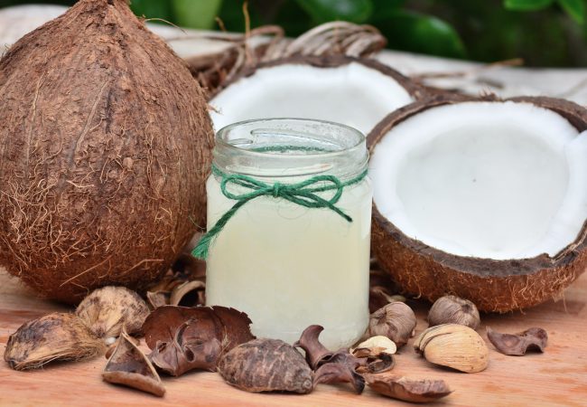 Coconut oil – a natural face cream. How does it work? How to use it? What complexion is it recommended for?